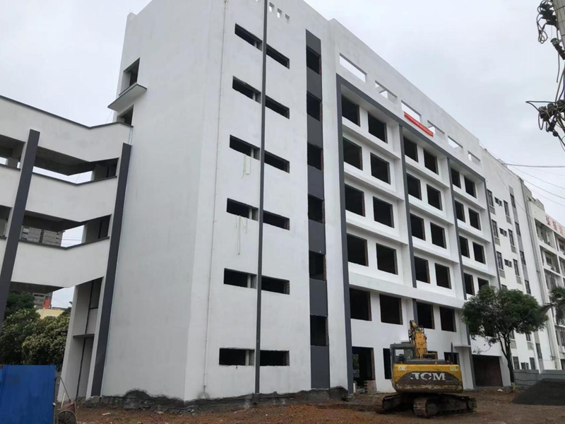 2020年12月來(lái)賓市第八中學(xué)教學(xué)綜合樓二期工程，預算金額約386萬(wàn)元